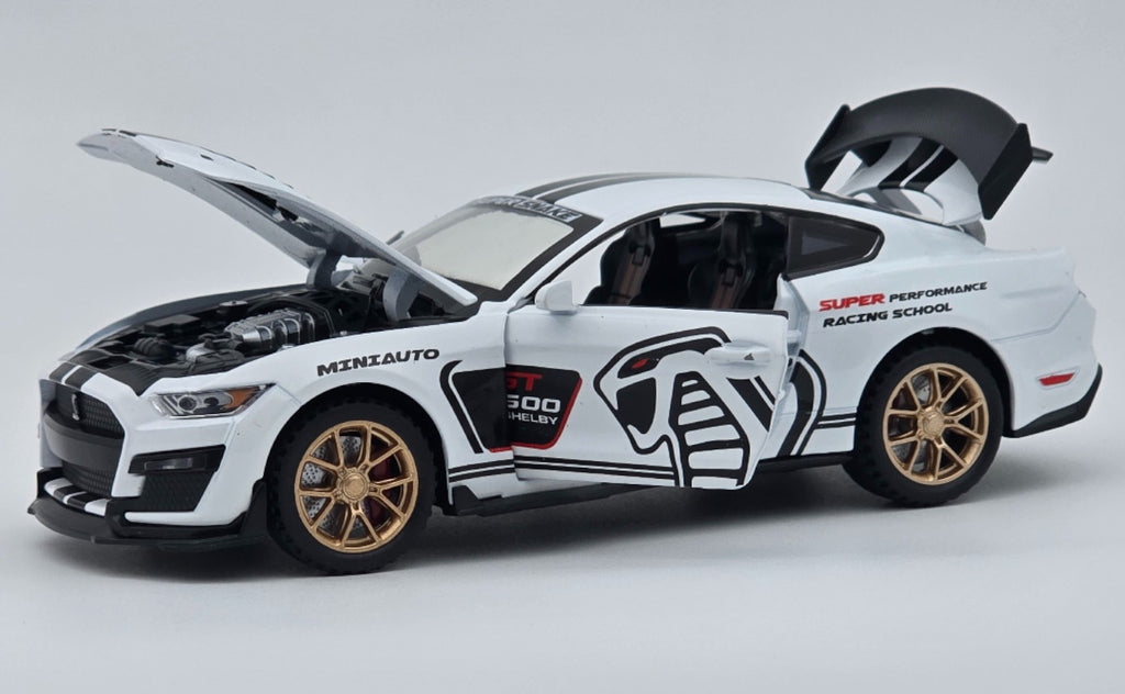 Ford Mustang Shelby GT500 1:24 diecast scale model car